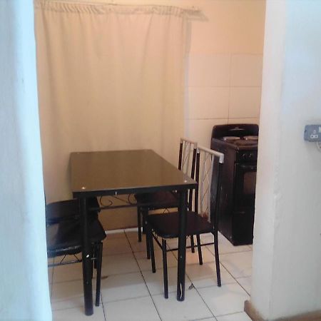 Hostel Fish Eagle Backpackers Lusaka Exterior foto