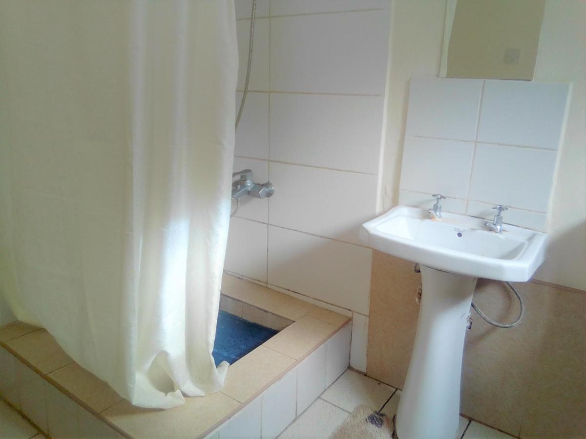 Hostel Fish Eagle Backpackers Lusaka Exterior foto
